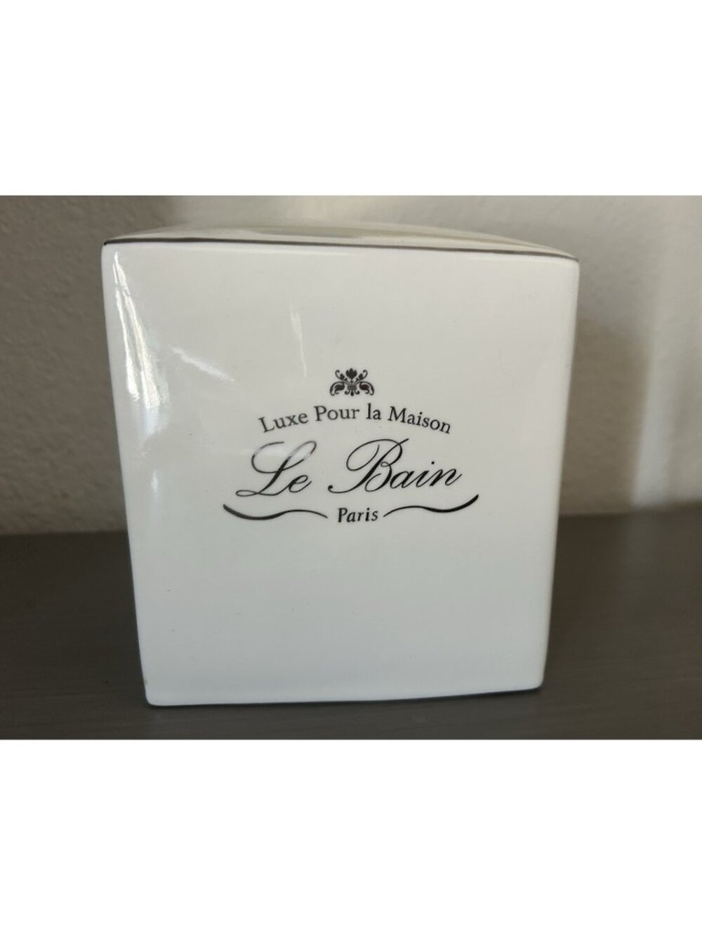 KASSATEX LUXE POUR LA MAISON LE BAIN PARIS FRANCE WHITE PLATINUM TISSUE HOLDER